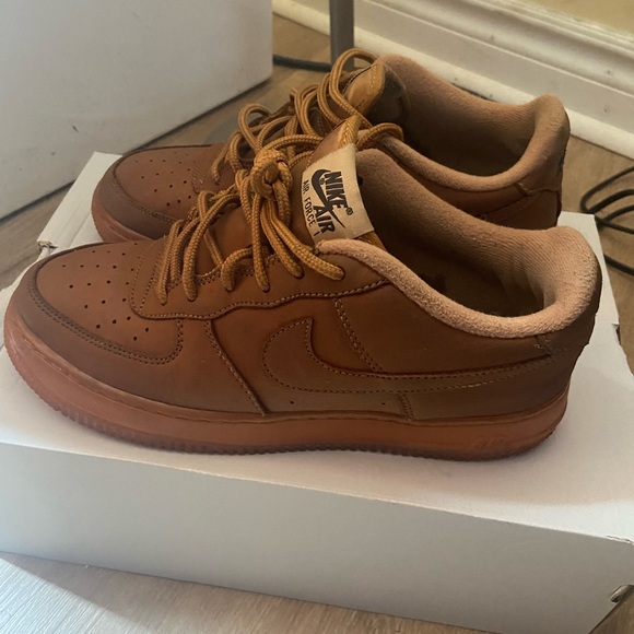 Tan Nike Air Forces - Picture 2 of 3
